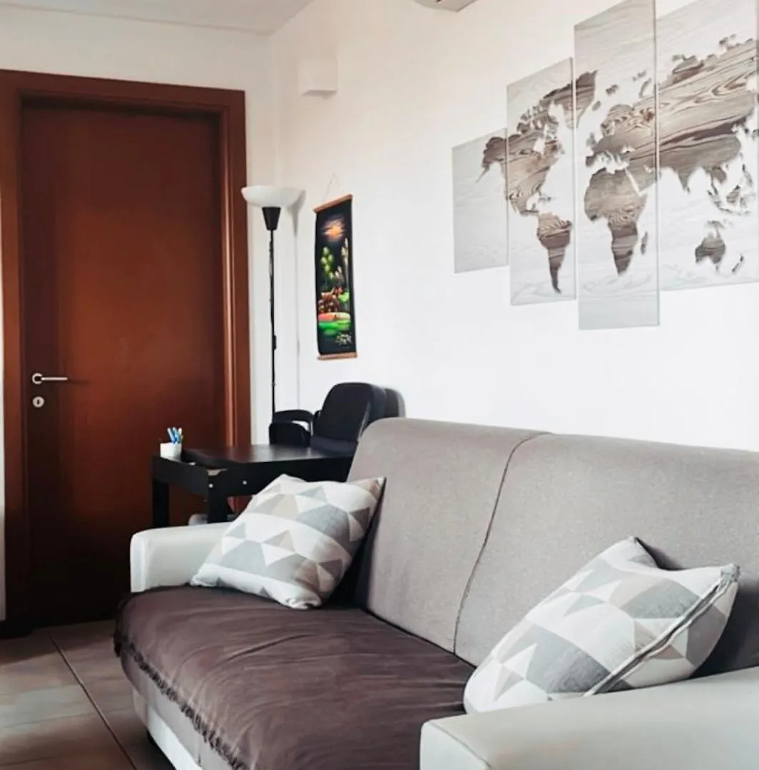 Moon Apartment Large Two-Room Apartment On 2 Levels Rozzano