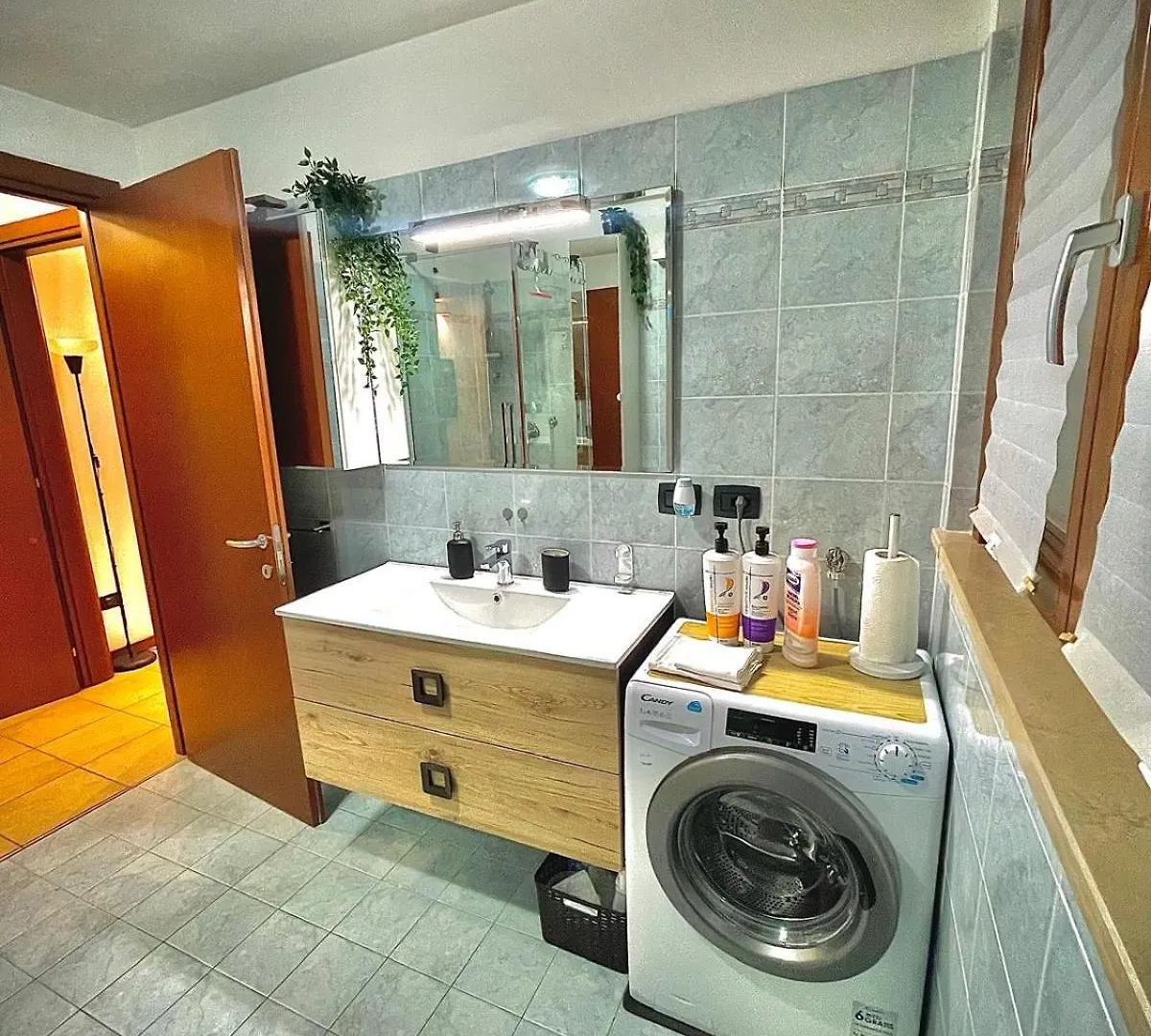 Moon Apartment Large Two-Room Apartment On 2 Levels Rozzano 0*,  Italy