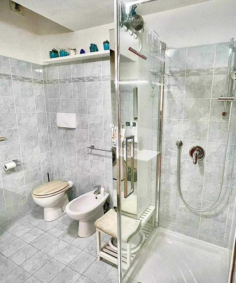 Moon Apartment Large Two-Room Apartment On 2 Levels Rozzano Italy